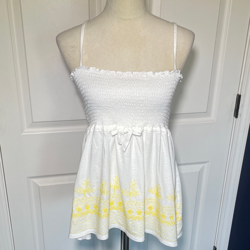 NWT Vintage GAP White Smocked Camisole Tank with‎ Yellow Embroidery Size Large